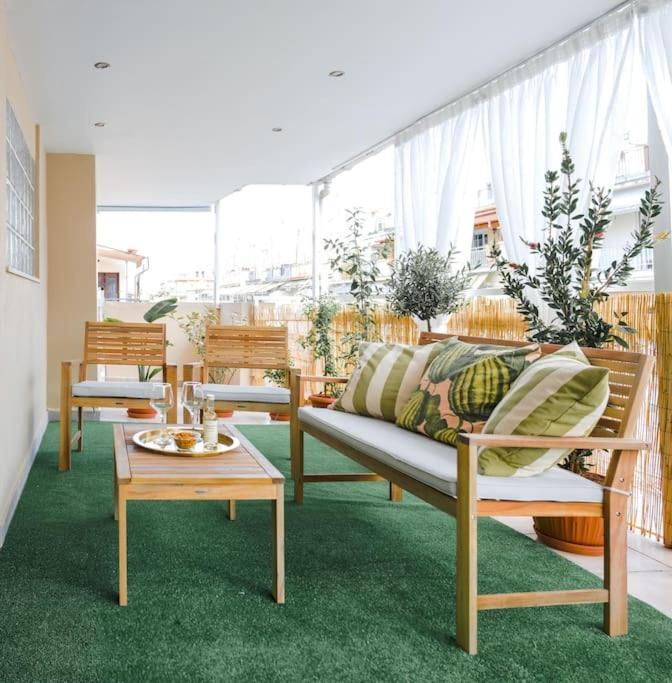 Flowery Penthouse In City Centre Of Salonic Exterior foto