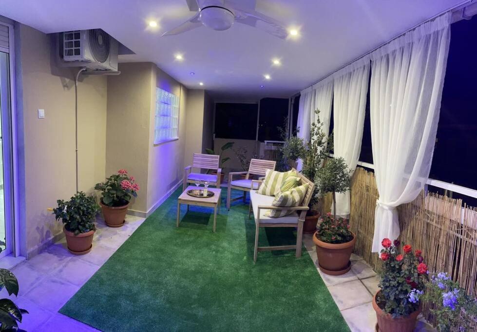 Flowery Penthouse In City Centre Of Salonic Exterior foto