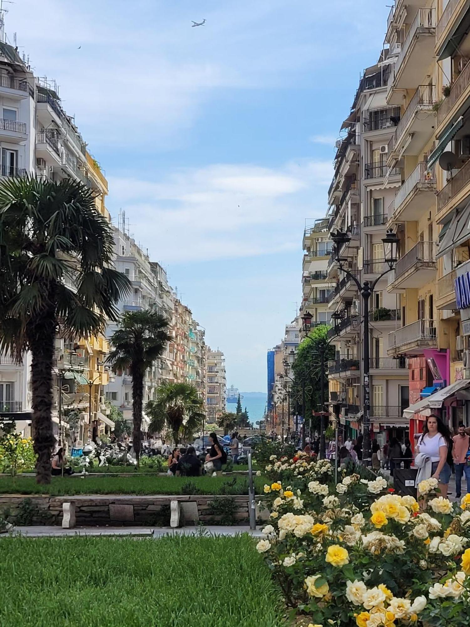 Flowery Penthouse In City Centre Of Salonic Exterior foto